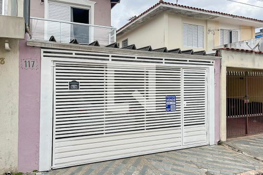 Fachada + plaquinha de casa à venda com 2 quartos, 140m² em Rudge Ramos, São Bernardo do Campo