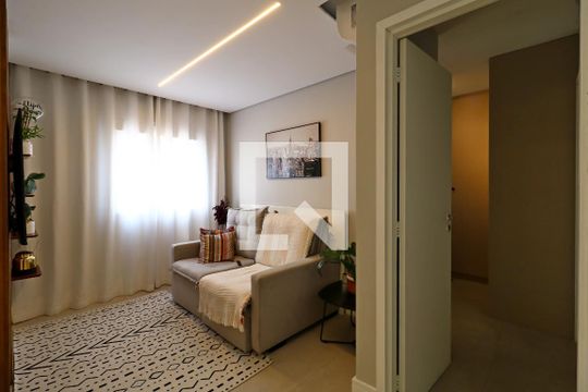 Sala de TV de apartamento à venda com 2 quartos, 57m² em Parque das Nações, Santo André