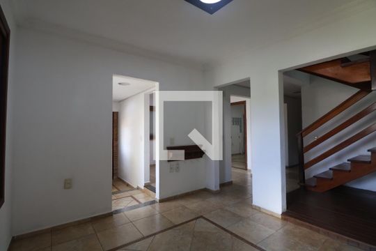 Sala 1 de casa para alugar com 5 quartos, 280m² em Estância Velha, Canoas
