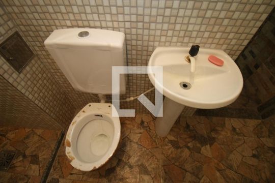 Banheiro Social de apartamento para alugar com 3 quartos, 56m² em Penha Circular, Rio de Janeiro