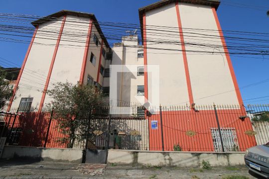 Fachada do bloco de apartamento para alugar com 3 quartos, 56m² em Penha Circular, Rio de Janeiro