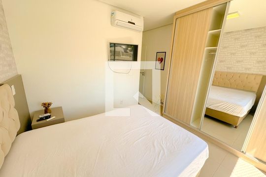 Suíte 2 de apartamento para alugar com 2 quartos, 85m² em Canasvieiras, Florianópolis