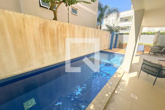 Área comum - Piscina de apartamento para alugar com 2 quartos, 85m² em Canasvieiras, Florianópolis