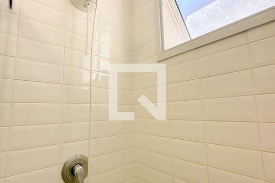 Banheiro da Suíte 1 de apartamento para alugar com 2 quartos, 85m² em Canasvieiras, Florianópolis