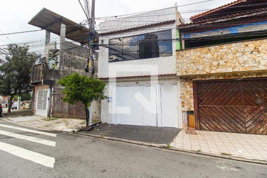 Fachada + Plaquinha de casa para alugar com 1 quarto, 50m² em Jardim Matarazzo, São Paulo