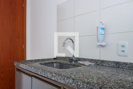 Cozinha de apartamento para alugar com 2 quartos, 44m² em Raposo Tavares, São Paulo