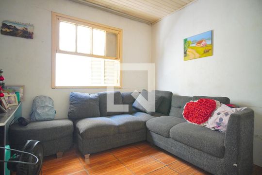Casa à venda com 3 quartos, 230m² em Passo da Areia, Porto Alegre