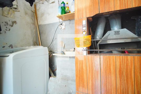 Área de Serviço e Churrasqueira de casa à venda com 3 quartos, 230m² em Passo da Areia, Porto Alegre