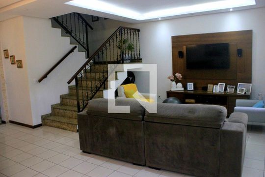 Casa à venda com 4 quartos, 250m² em Parque Renato Maia, Guarulhos