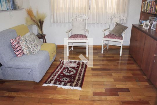 Sala privativa de casa à venda com 4 quartos, 250m² em Parque Renato Maia, Guarulhos