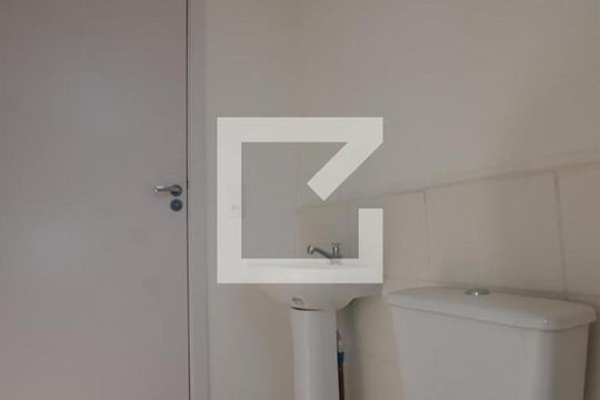 Banheiro de apartamento para alugar com 2 quartos, 41m² em Campo Grande, Rio de Janeiro