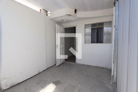 Quintal de casa para alugar com 1 quarto, 42m² em Parque Santo Antônio, São Paulo