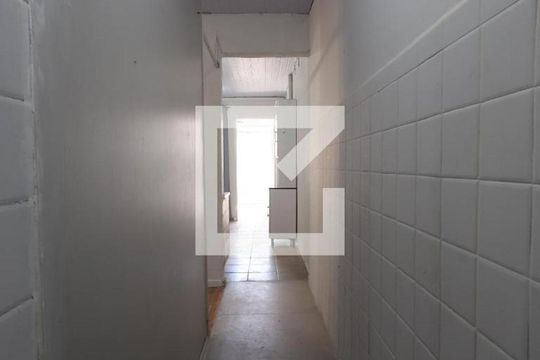 Corredor de casa para alugar com 1 quarto, 42m² em Parque Santo Antônio, São Paulo