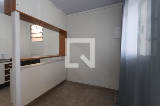 Casa para alugar com 1 quarto, 42m² em Parque Santo Antônio, São Paulo