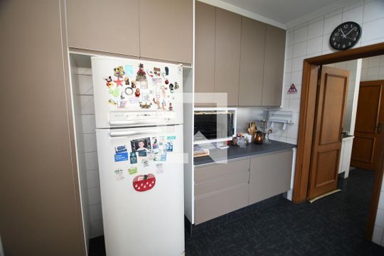 Cozinha de apartamento à venda com 4 quartos, 306m² em Cambuí, Campinas