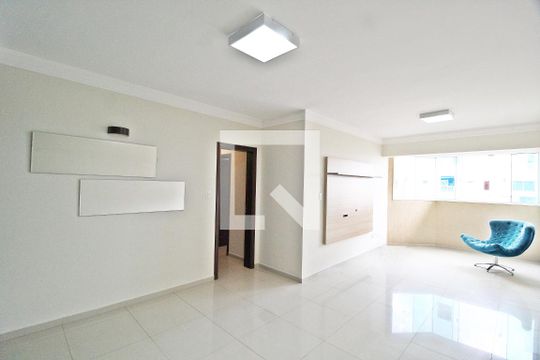 Apartamento para alugar com 3 quartos, 94m² em Santa Mônica, Uberlândia