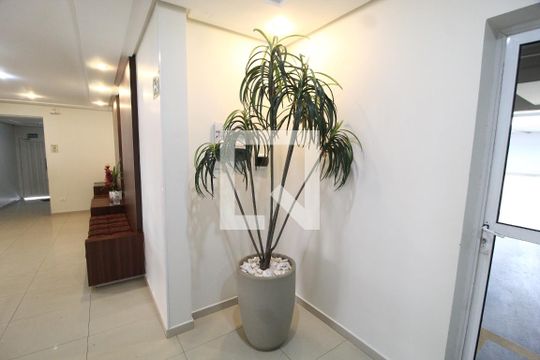 Hall social de apartamento para alugar com 3 quartos, 94m² em Santa Mônica, Uberlândia