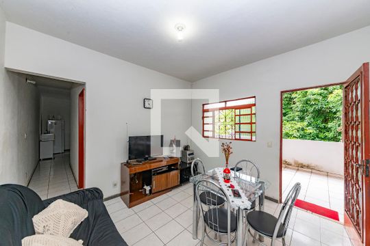 Casa à venda com 3 quartos, 366m² em Estrela Dalva, Belo Horizonte