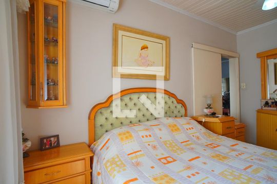 Quarto 1 de casa à venda com 3 quartos, 250m² em Sarandi, Porto Alegre
