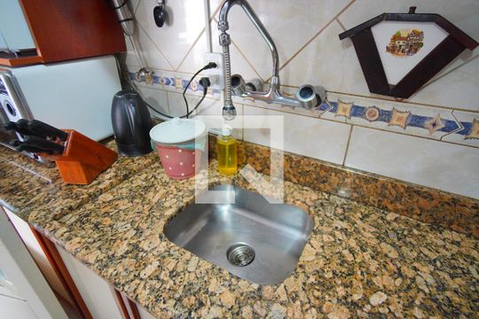 Cozinha - Torneira de casa à venda com 3 quartos, 250m² em Sarandi, Porto Alegre