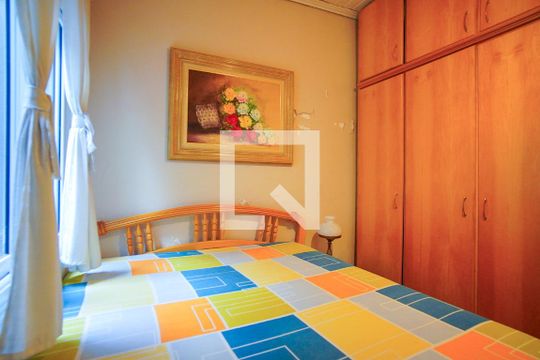 Quarto 2 de casa à venda com 3 quartos, 250m² em Sarandi, Porto Alegre