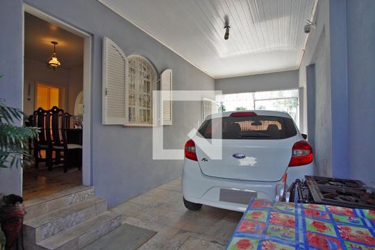 Garagem de casa à venda com 3 quartos, 250m² em Sarandi, Porto Alegre