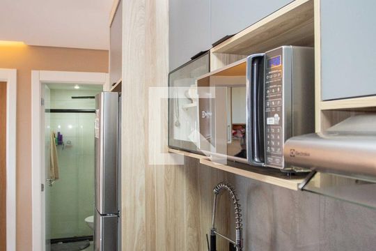 Cozinha de apartamento à venda com 2 quartos, 34m² em Jardim Miriam, São Paulo