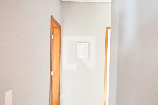 Corredor de casa à venda com 3 quartos, 126m² em Vila Curuçá, Santo André