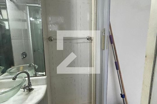 Banheiro de serviço de apartamento à venda com 2 quartos, 62m² em Méier, Rio de Janeiro