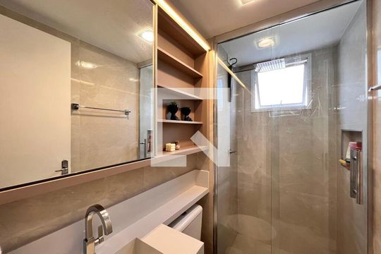 Banheiro de apartamento à venda com 2 quartos, 48m² em Cidade Satélite Íris, Campinas