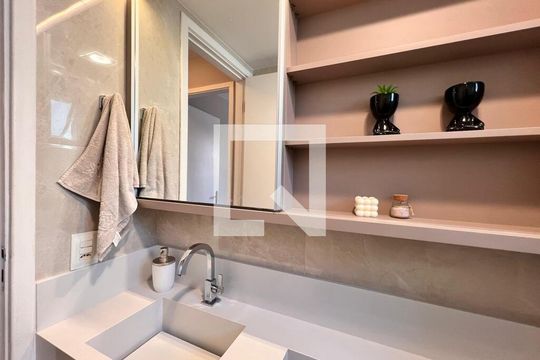 Banheiro de apartamento à venda com 2 quartos, 48m² em Cidade Satélite Íris, Campinas