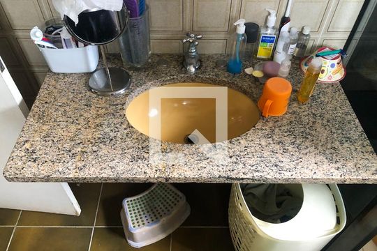 Banheiro da Suíte de casa à venda com 3 quartos, 210m² em Jardim Presidente Wenceslau, Campinas
