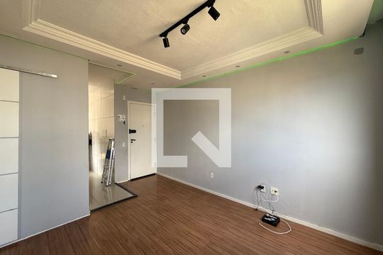 Sala de apartamento para alugar com 2 quartos, 47m² em Parque Santa Rosa, Suzano