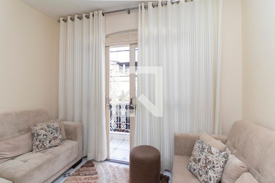 Casa 01 - Sala de casa para alugar com 4 quartos, 150m² em Jardim Sao Carlos (zona Leste), São Paulo