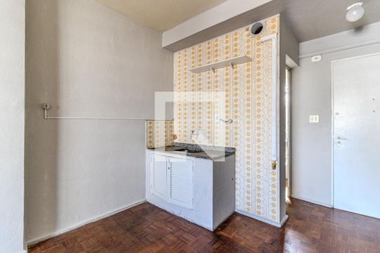 Cozinha de kitnet/studio para alugar com 1 quarto, 27m² em Bela Vista, São Paulo