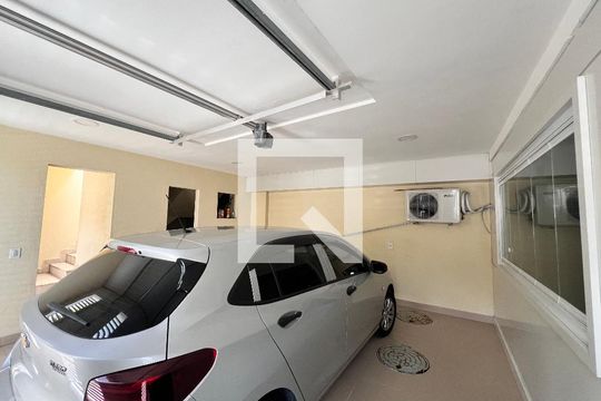 Garagem de casa de condomínio à venda com 3 quartos, 210m² em Taquara, Rio de Janeiro
