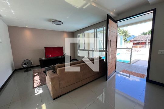 Casa de Condomínio à venda com 3 quartos, 210m² em Taquara, Rio de Janeiro