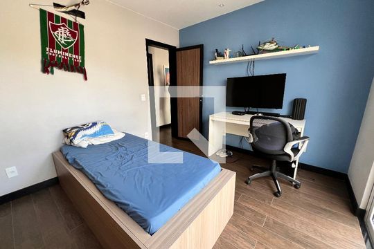 Quarto 01 de casa de condomínio à venda com 3 quartos, 210m² em Taquara, Rio de Janeiro