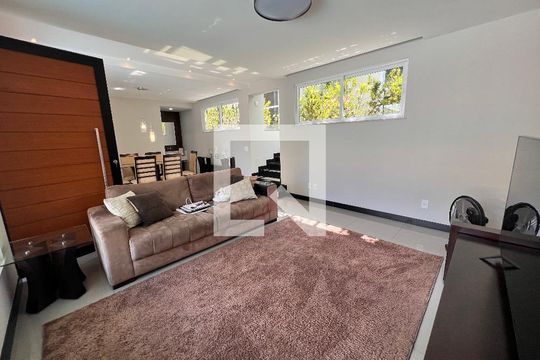 Sala de casa de condomínio à venda com 3 quartos, 210m² em Taquara, Rio de Janeiro