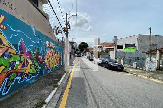 Vista da Rua de casa à venda com 2 quartos, 107m² em Vila Mazzei, São Paulo