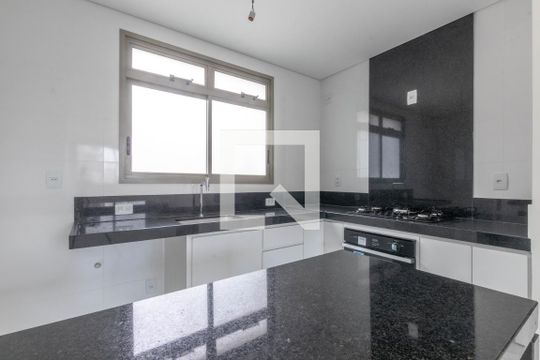 Cozinha de apartamento à venda com 2 quartos, 66m² em Santo Agostinho, Belo Horizonte