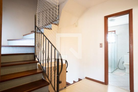 Corredor de casa de condomínio à venda com 3 quartos, 166m² em Jardim Isabel, Porto Alegre