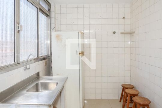 Cozinha e Área de Serviço de apartamento para alugar com 1 quarto, 47m² em Água Branca, São Paulo