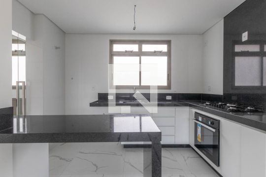 Cozinha de apartamento à venda com 2 quartos, 66m² em Santo Agostinho, Belo Horizonte