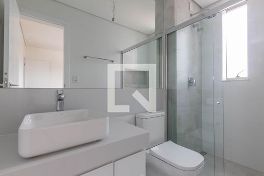 Banheiro de apartamento à venda com 2 quartos, 66m² em Santo Agostinho, Belo Horizonte