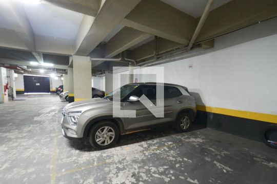 Garagem de apartamento à venda com 4 quartos, 212m² em Ana Lúcia, Belo Horizonte