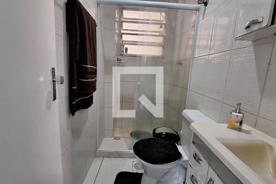 Banheiro de apartamento para alugar com 2 quartos, 59m² em Vila Sheila, Duque de Caxias