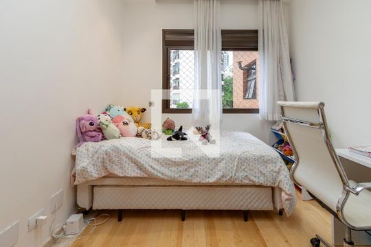 Suíte 3 de apartamento para alugar com 4 quartos, 275m² em Campo Belo, São Paulo