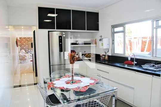 Cozinha de casa à venda com 4 quartos, 278m² em Jardim Bela Vista, Guarulhos