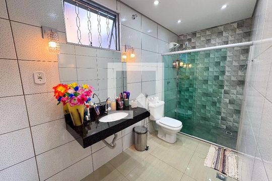 Banheiro de casa à venda com 3 quartos, 250m² em Diamante (barreiro), Belo Horizonte